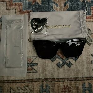 Black Sunnies